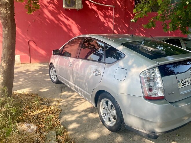 Toyota Prius-7