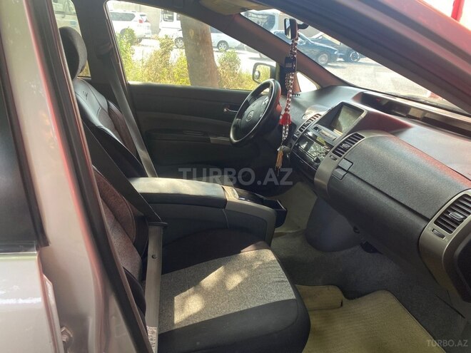 Toyota Prius-9