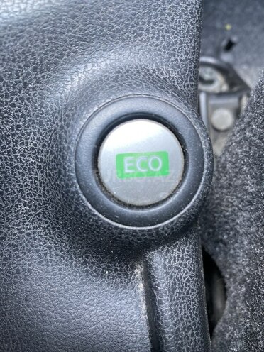 Nissan Note-10