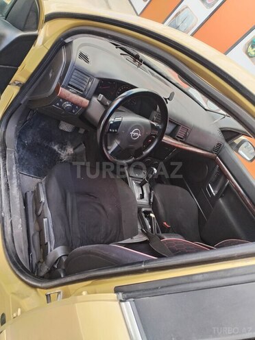 Opel Vectra-3