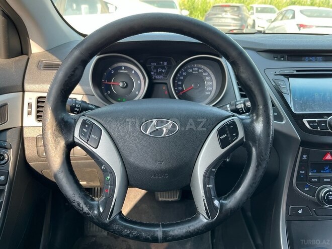 Hyundai Avante-4
