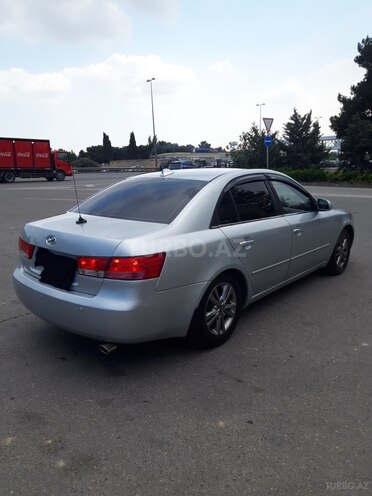 Hyundai Sonata-4