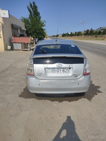 Toyota Prius-4