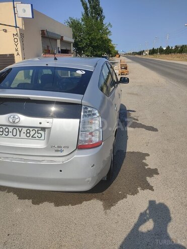 Toyota Prius-5