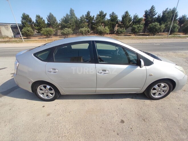 Toyota Prius-3