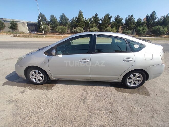 Toyota Prius-2