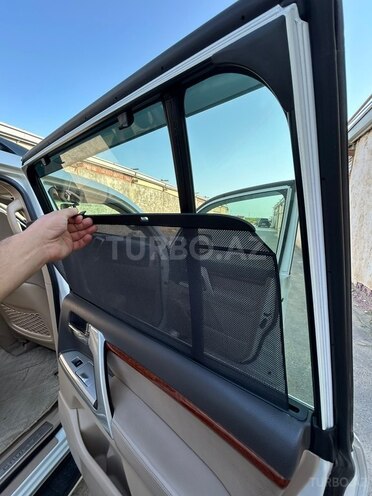 Toyota Land Cruiser-12