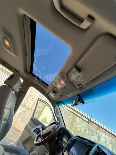 Toyota Land Cruiser-11
