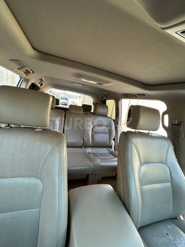 Toyota Land Cruiser-16