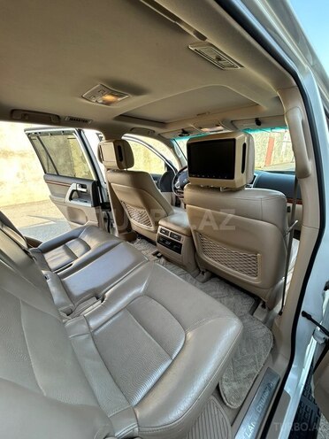 Toyota Land Cruiser-17