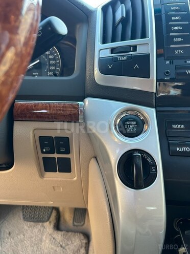Toyota Land Cruiser-21