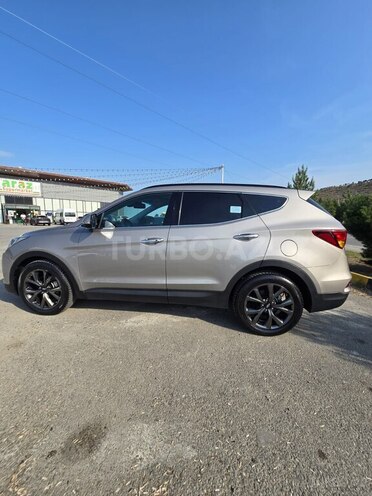 Hyundai Santa Fe-5