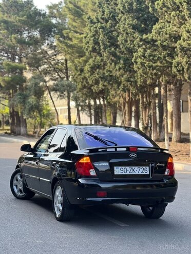 Hyundai Accent-6
