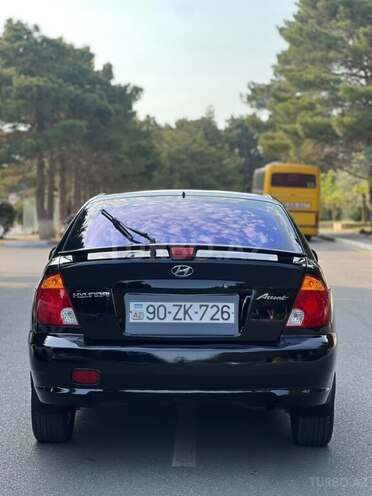 Hyundai Accent-3