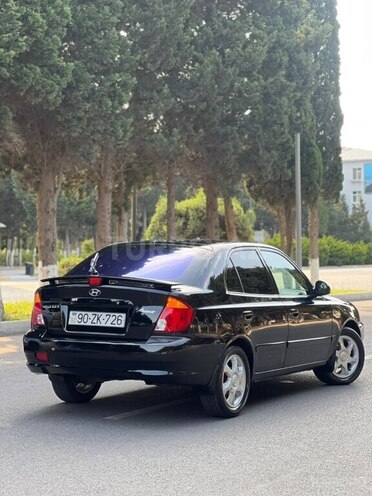 Hyundai Accent-4