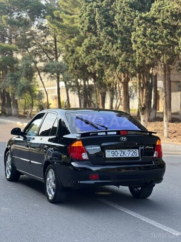 Hyundai Accent-10