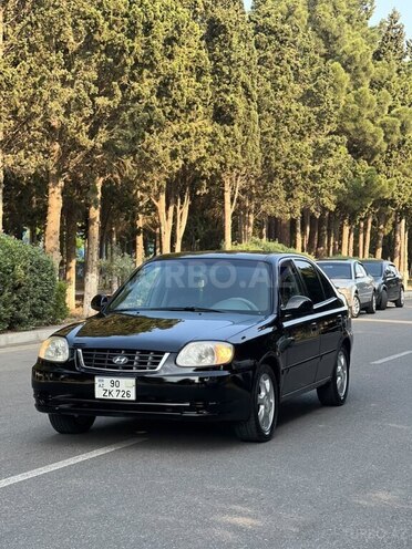 Hyundai Accent-12
