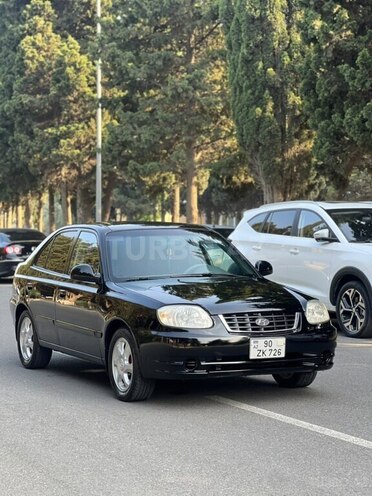 Hyundai Accent-11