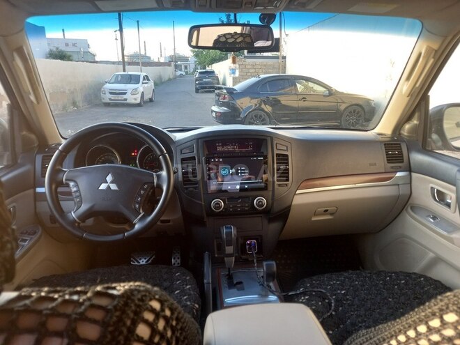 Mitsubishi Pajero-3
