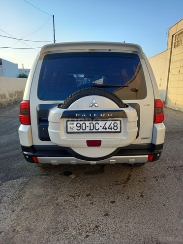 Mitsubishi Pajero-6
