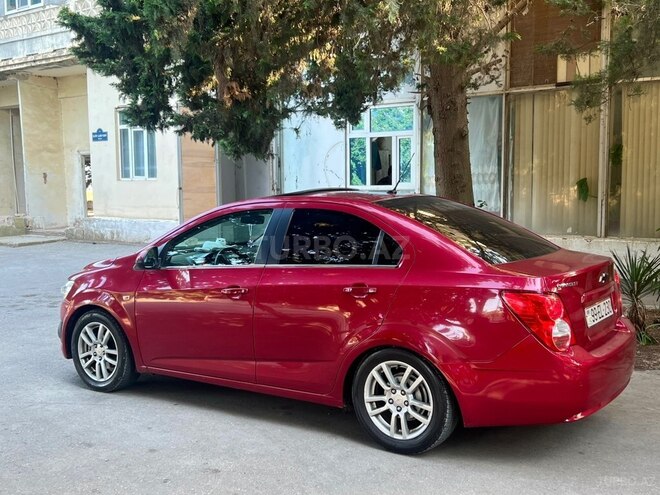 Chevrolet Aveo-5