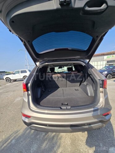 Hyundai Santa Fe-13
