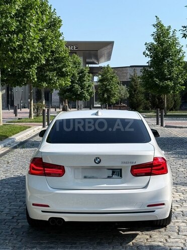 BMW 330-2
