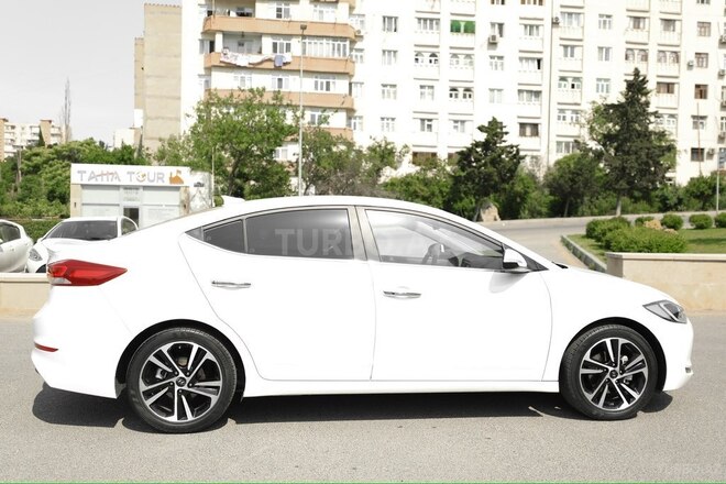 Hyundai Avante-4