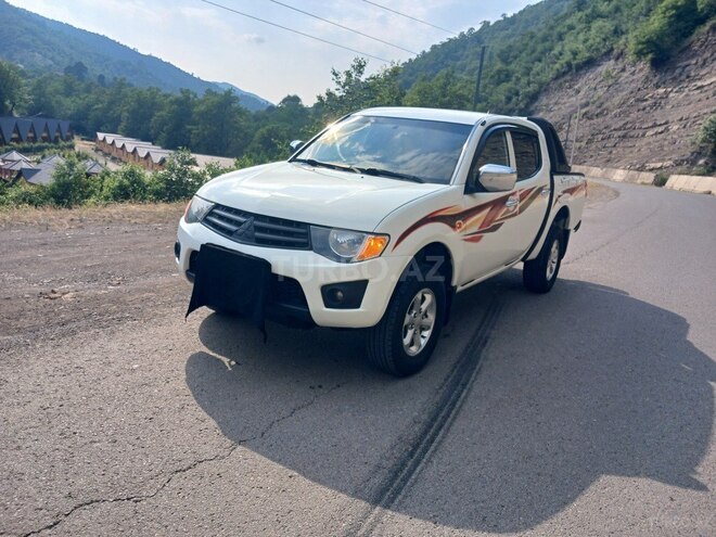 Mitsubishi L200-7
