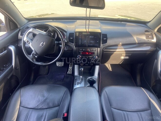 Kia Sorento-13
