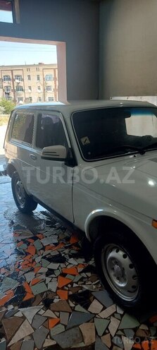 LADA (VAZ) Niva-15