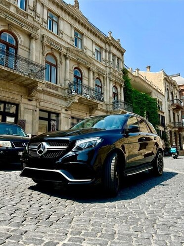 Mercedes GLE 350 4MATIC-1