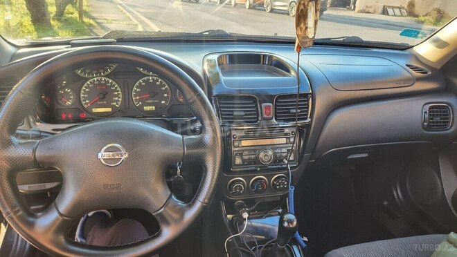 Nissan Sunny-5
