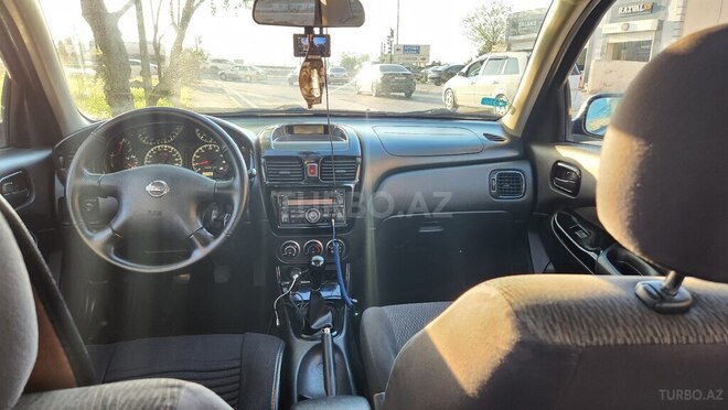 Nissan Sunny-7
