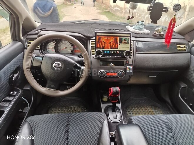 Nissan Tiida-6