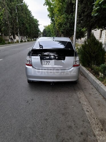 Toyota Prius-2