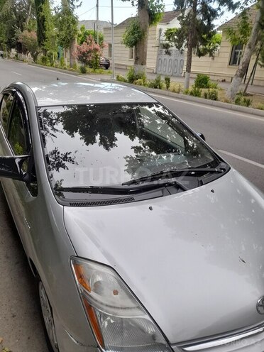 Toyota Prius-3