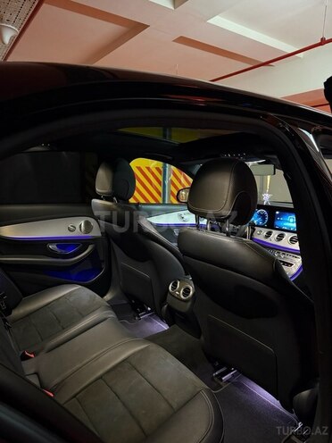 Mercedes E 300 e-10