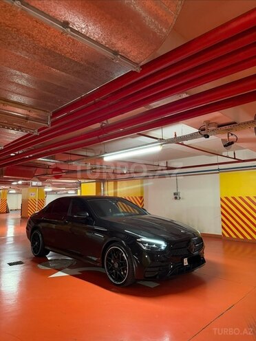 Mercedes E 300 e-5