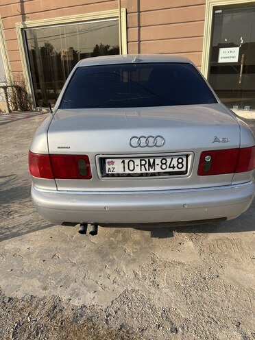 Audi A8-4
