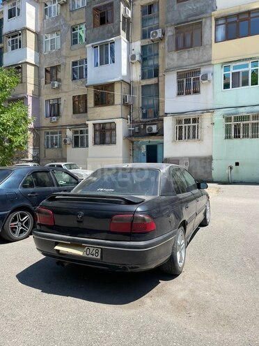 Opel Omega-4