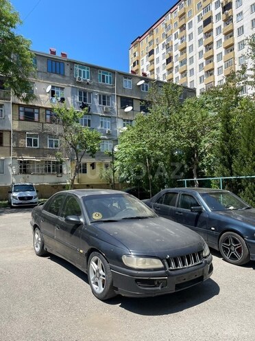 Opel Omega-1