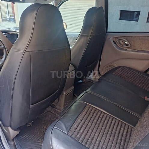 Mazda Tribute-6