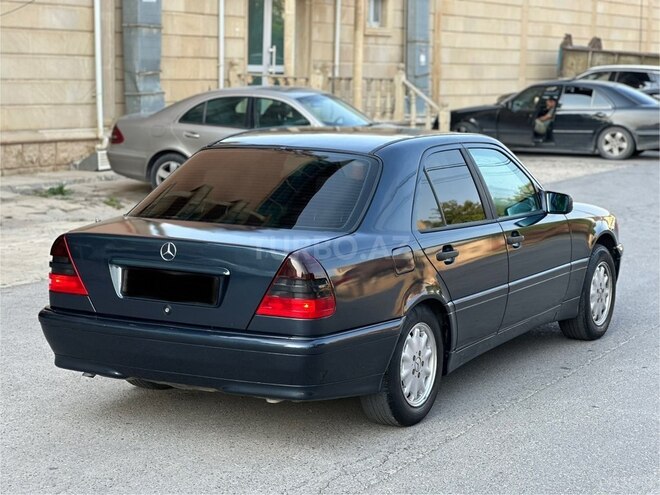 Mercedes C 200-7
