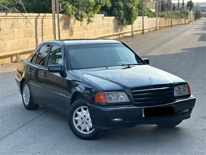 Mercedes C 200-11