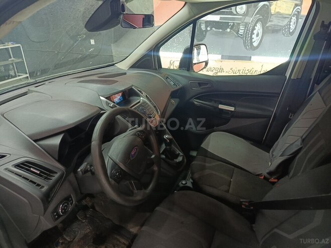 Ford Tourneo Connect-5