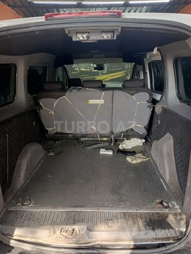 Ford Tourneo Connect-10