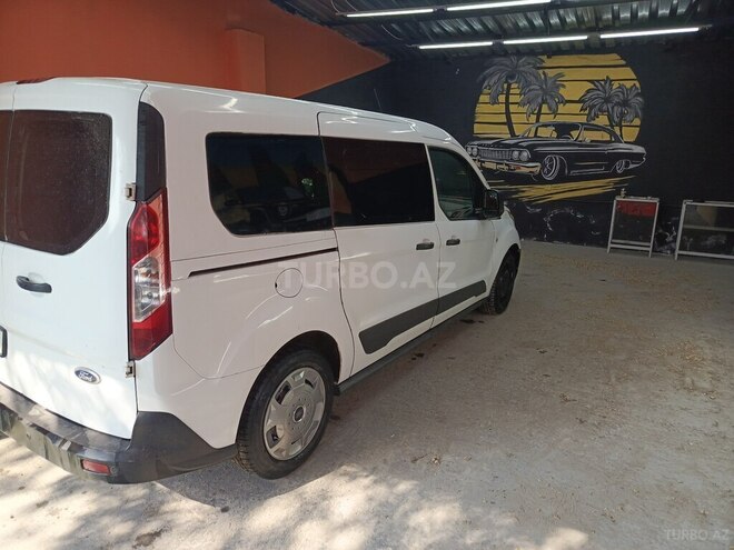 Ford Tourneo Connect-8