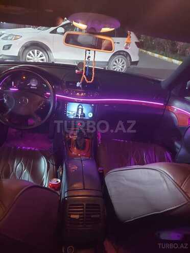 Mercedes E 320 4MATIC-12