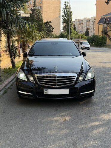 Mercedes E 220-1
